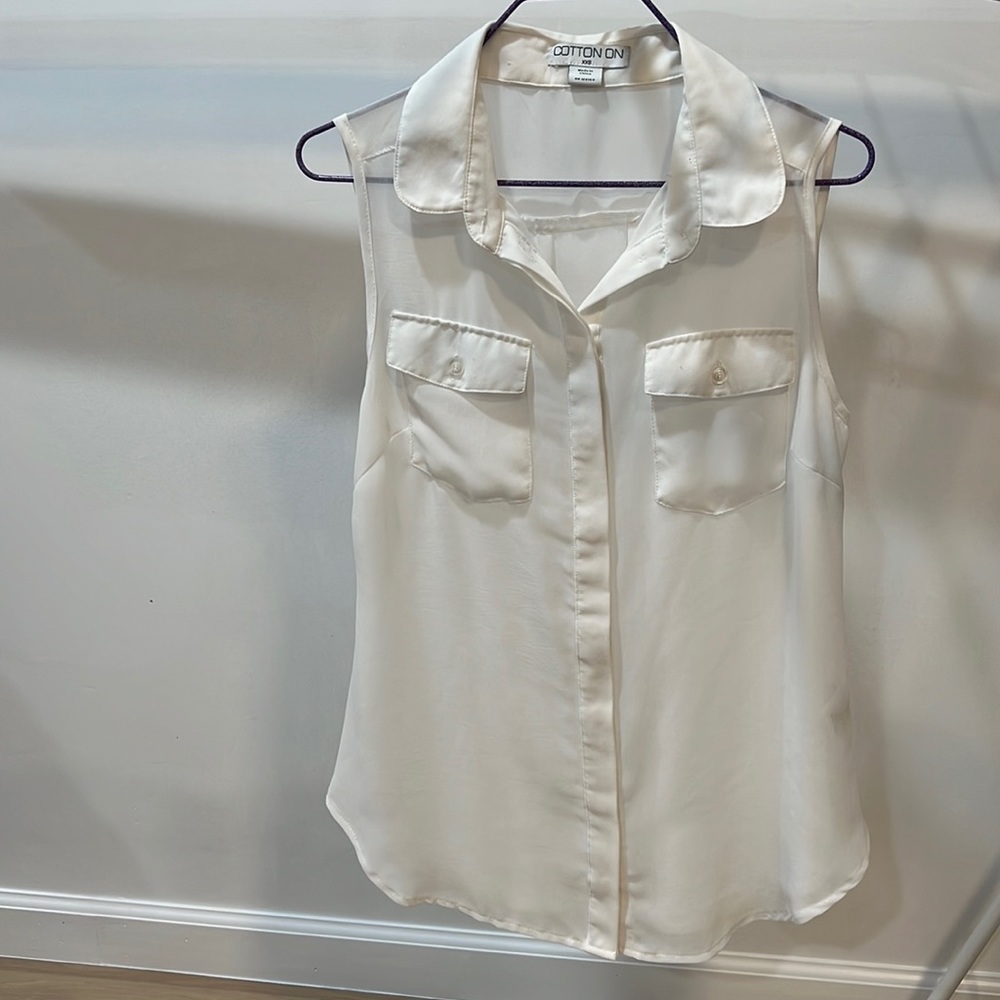 Like new Cotton On Sleeveless White Blouse with Pockets